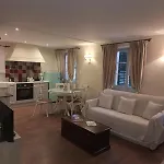 Leone Old Town Apartment